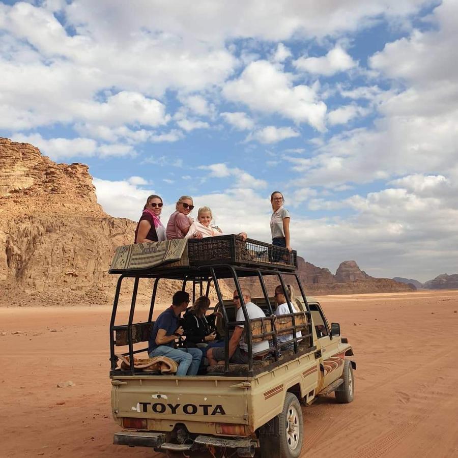 Wadi Rum Shooting Stars Camp 호텔 외부 사진